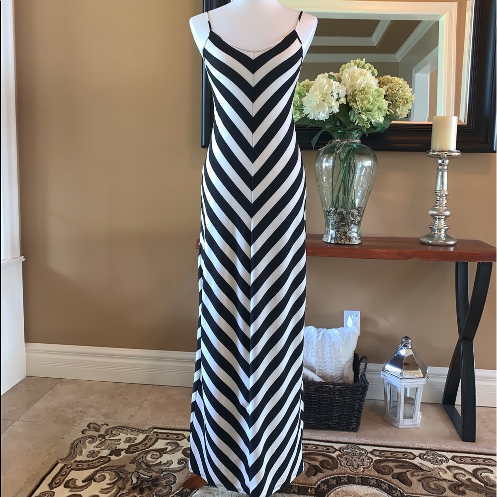 Rampage Fitted Black/Cream Maxi Dress